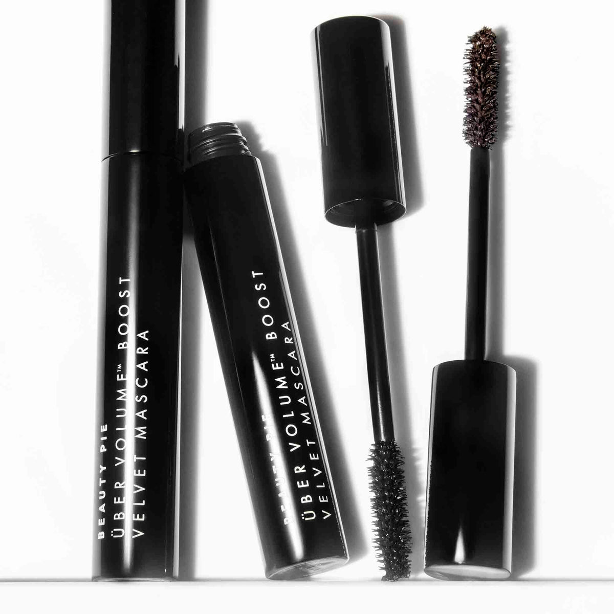 Über Volume Boost Boost Velvet Formula Mascara